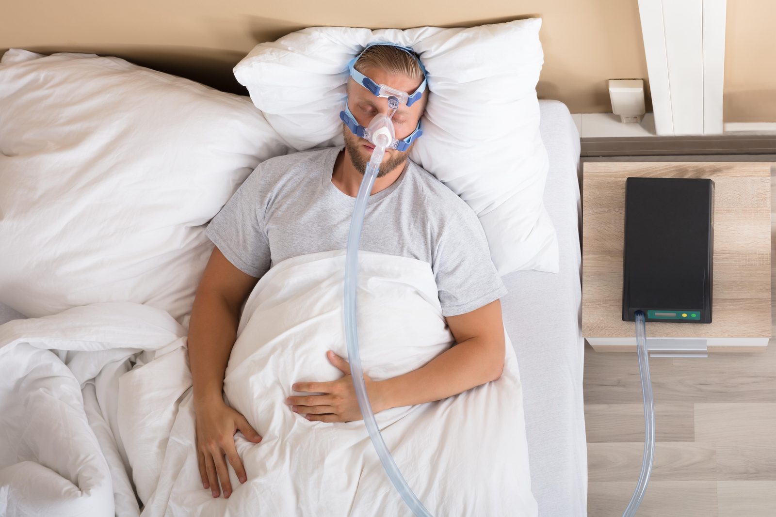 Patient using a CPAP mask for sleep apnea